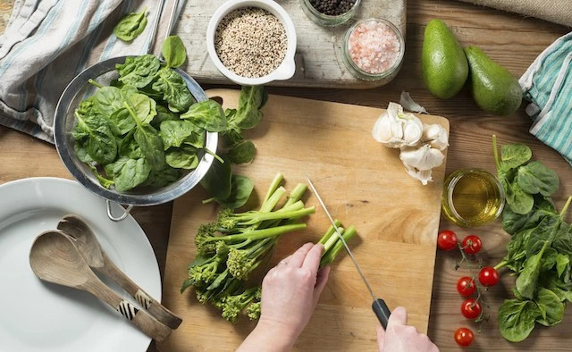 Nhà Vợ Chồng Giáo Viên Cần Chị Giúp Việc Nội Trợ