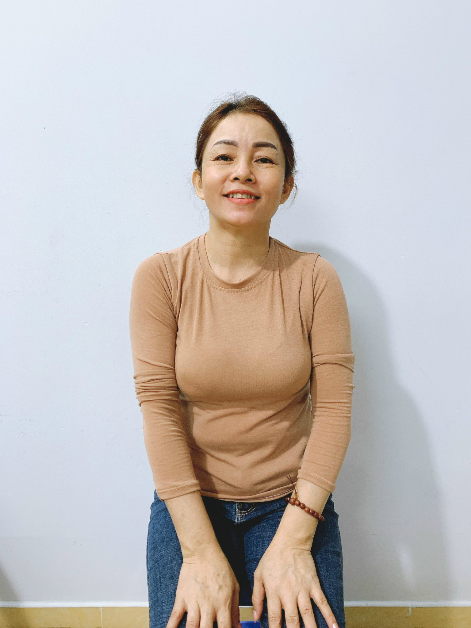 Chị Nguyễn Thị Liên 45 tuổi, quê Phú Yên chăm em mát tay, làm việc nhà giỏi