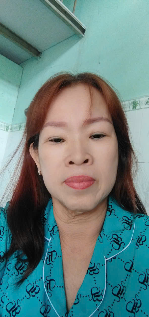 Chị   HỒ XUÂN MAI   Sinh năm: 1972   Quê: Đồng Nai cần tìm việc