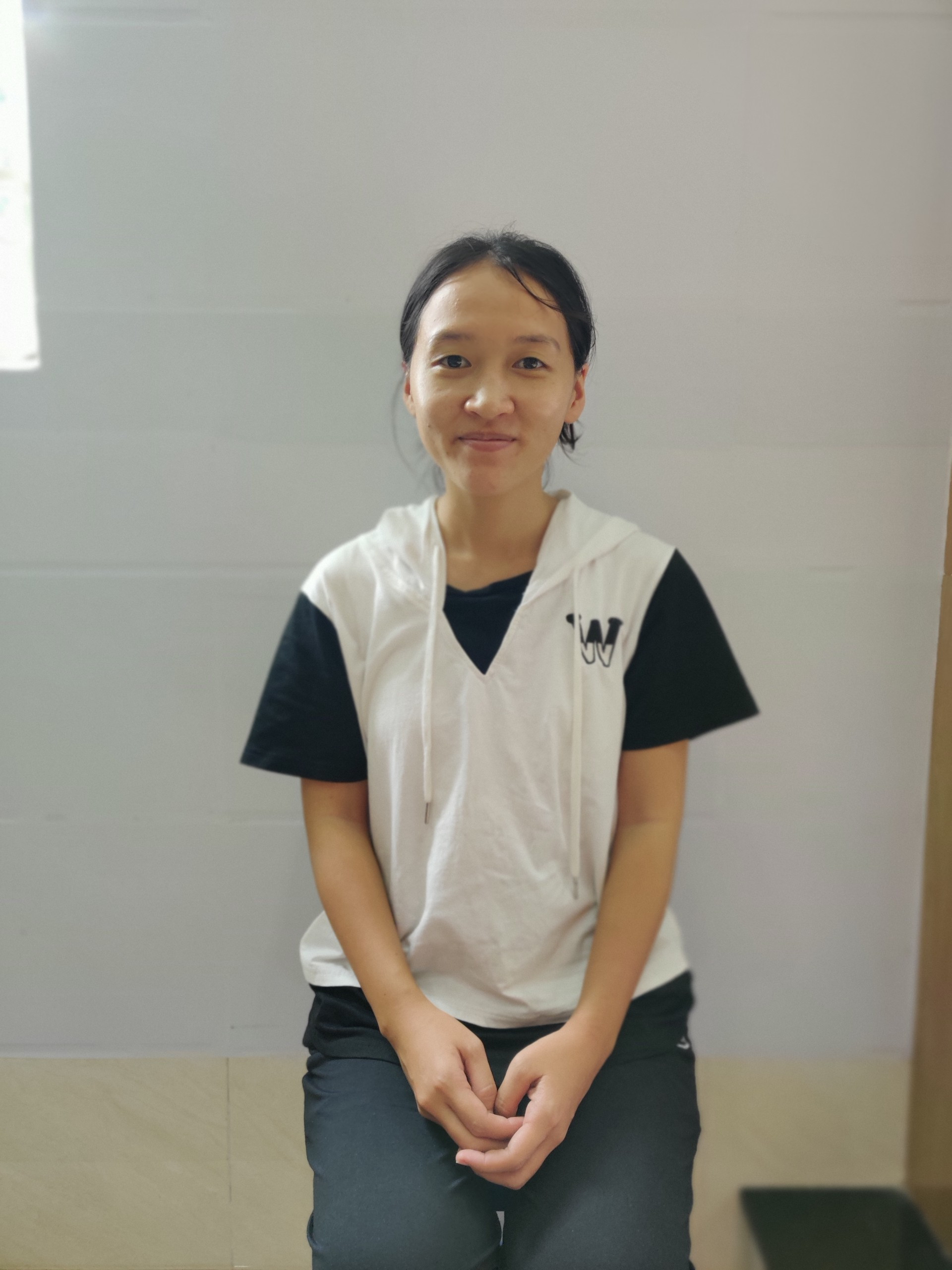 CHỊ TUYẾT CẦN TÌM VIỆC GẤP