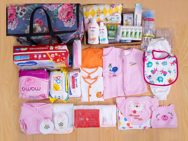 Tuyển chị  bảo mẫu, bé 4 tháng, trộm vía dễ thương, ngoan, quận 2