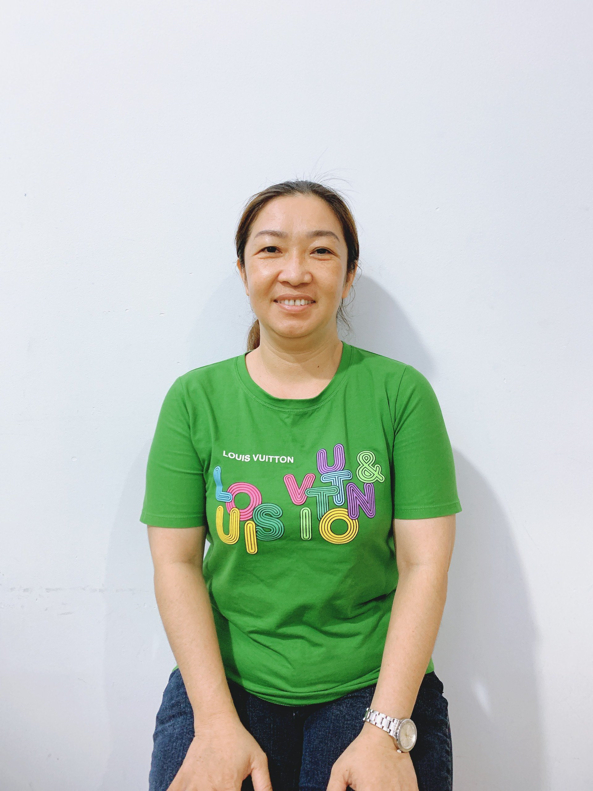 Chị Chi nhận việc đi tỉnh được, biết đi xe máy thiện chí đi làm