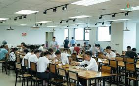 Căn tin công ty cần người phụ dọn dẹp lau chùi , phụ sơ chế rau củ quả