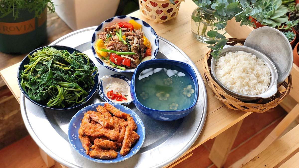 Hiện 3 mẹ con em đang ở tại chung cư gần Aeon Mall Bình Tân, cần gấp 1 chị giúp việc nhà