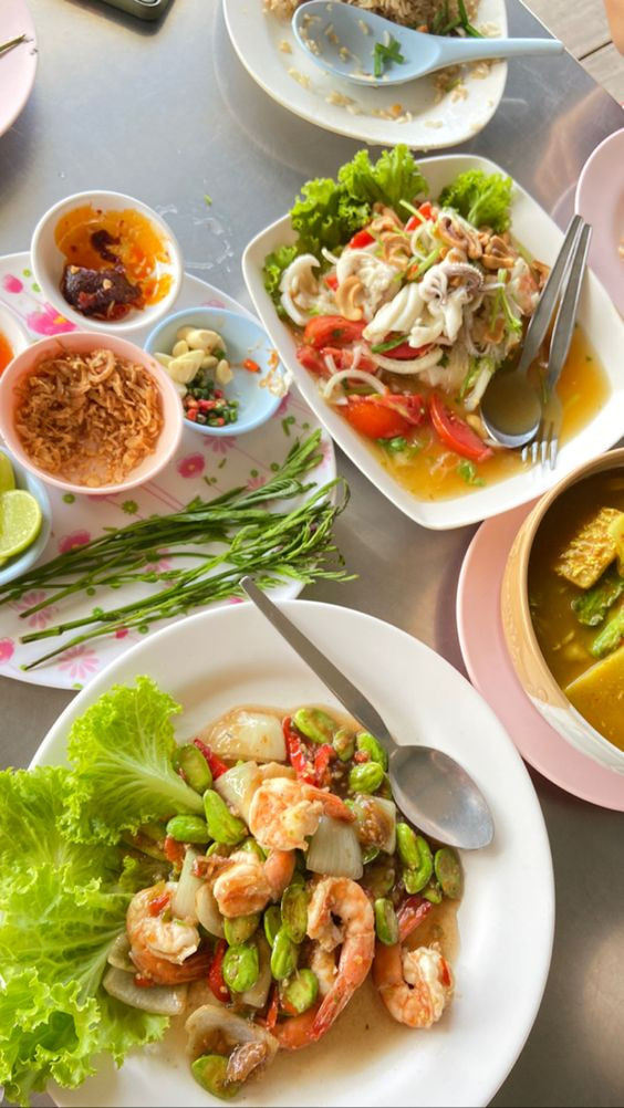 Trưa nay e tìm cô làm việc nhà cho gia đình 3 người ngay ngã tư ga