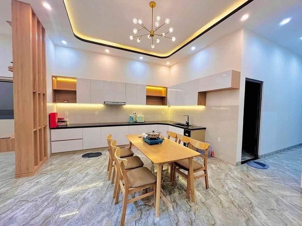 Nhà mặt phố chỉ có 1 lầu nhỏ ở Bach Đằng- Tân Bình.tha thiết tìm cô về trông coi nhà cửa