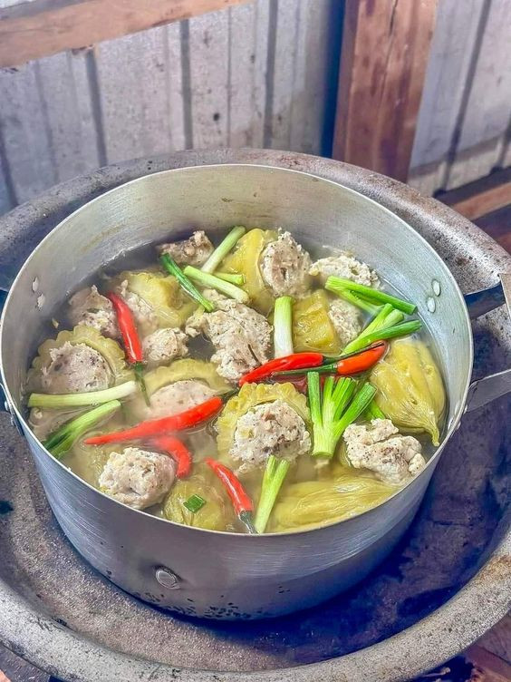 em thật sự cần một cô giúp việc chịu khó hiền lành chị nào biết thì giới thiệu cho em với ạ