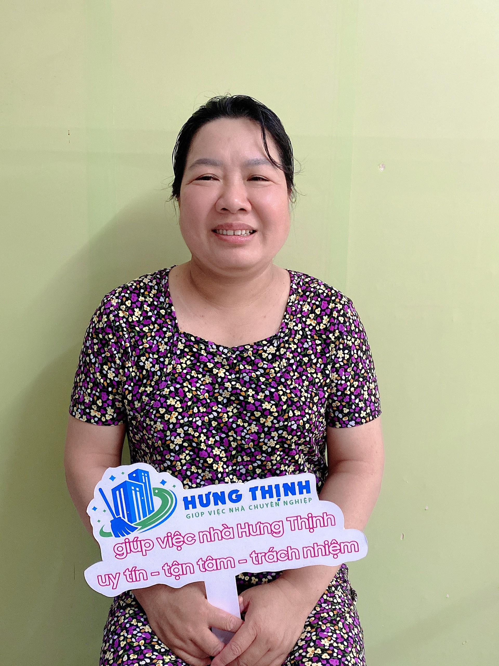 Chị Thu ở gần nhà nhờ em tìm việc làm giúp chị ấy ạ. Chị sinh năm 1984, quê An Giang