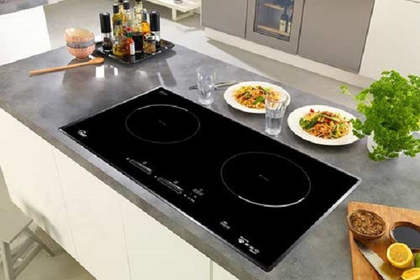 Đôi Vợ Chồng Trẻ Rất Cần Chị Giúp Việc Nhà Có Phòng Riêng