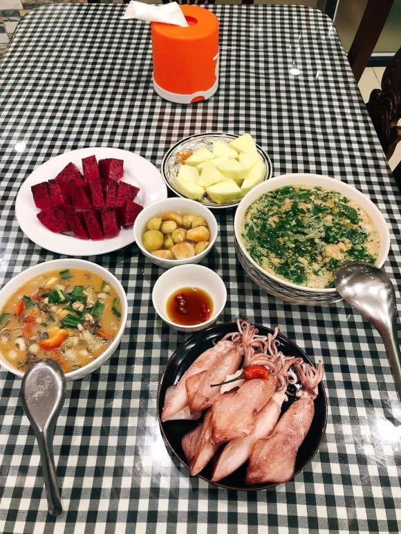 Vợ Chồng Thường Ngày Rất Cần Chị Siêng Năng Chăm Chỉ Ở Lại