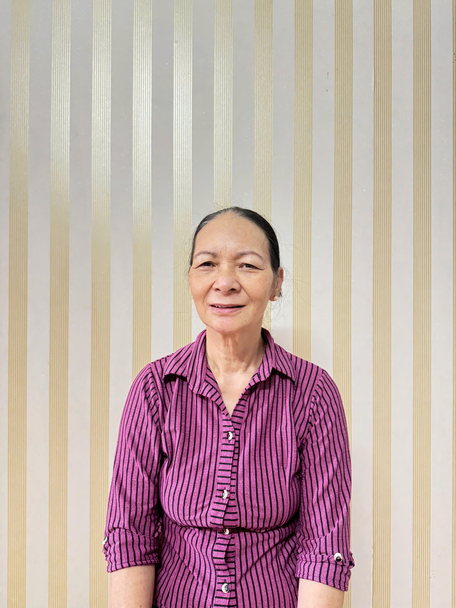 Cô SEN 1965     Quê Nam Định.  CẦN TÌM VIỆC