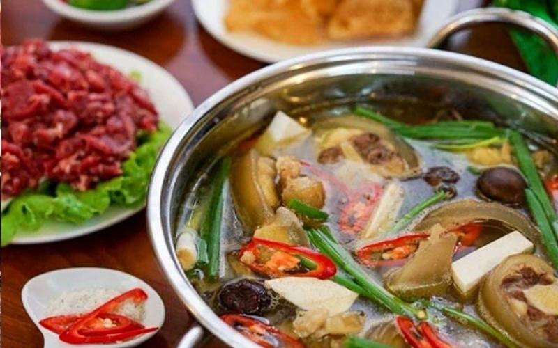 Tuyển Nữ Phụ Quán lẩu bò ở quận 8.