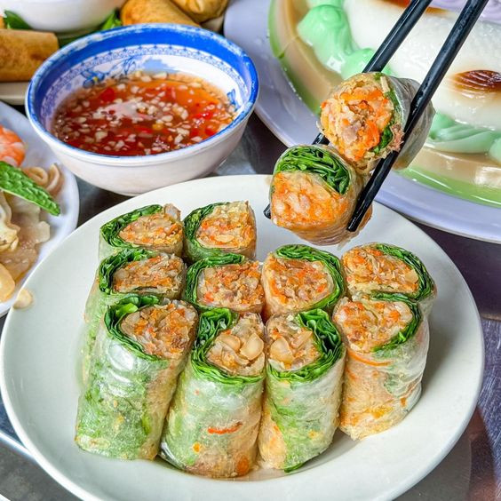 Gia đình em ở Tân Bình cần gấp chị giúp việc nhà bao ăn ở