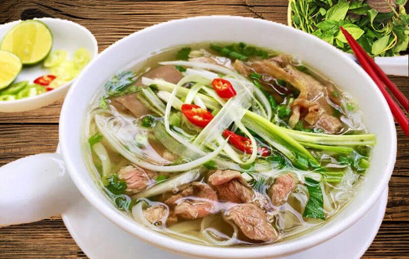 Quán phở quận 1 cần 2 nữ phụ quán ( bao ăn ở )