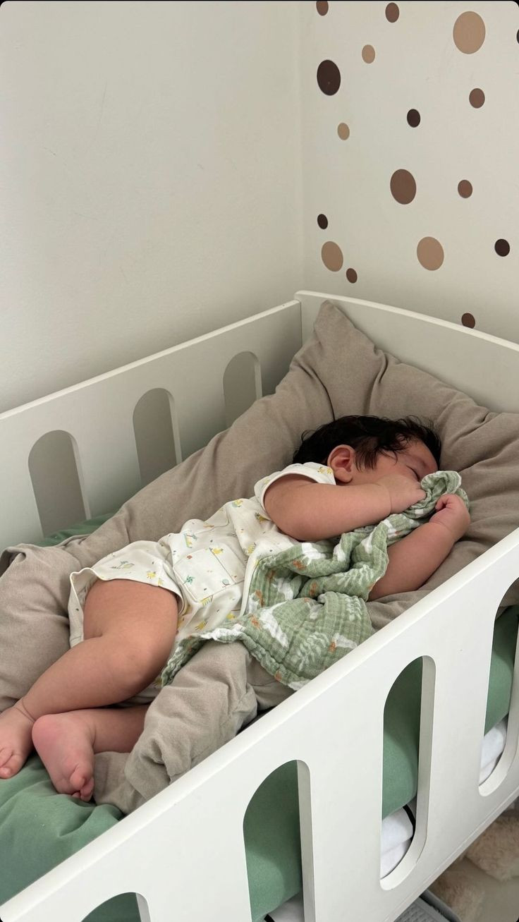 Lương 11 triệu, cần chị về chăm em bé 4 tháng