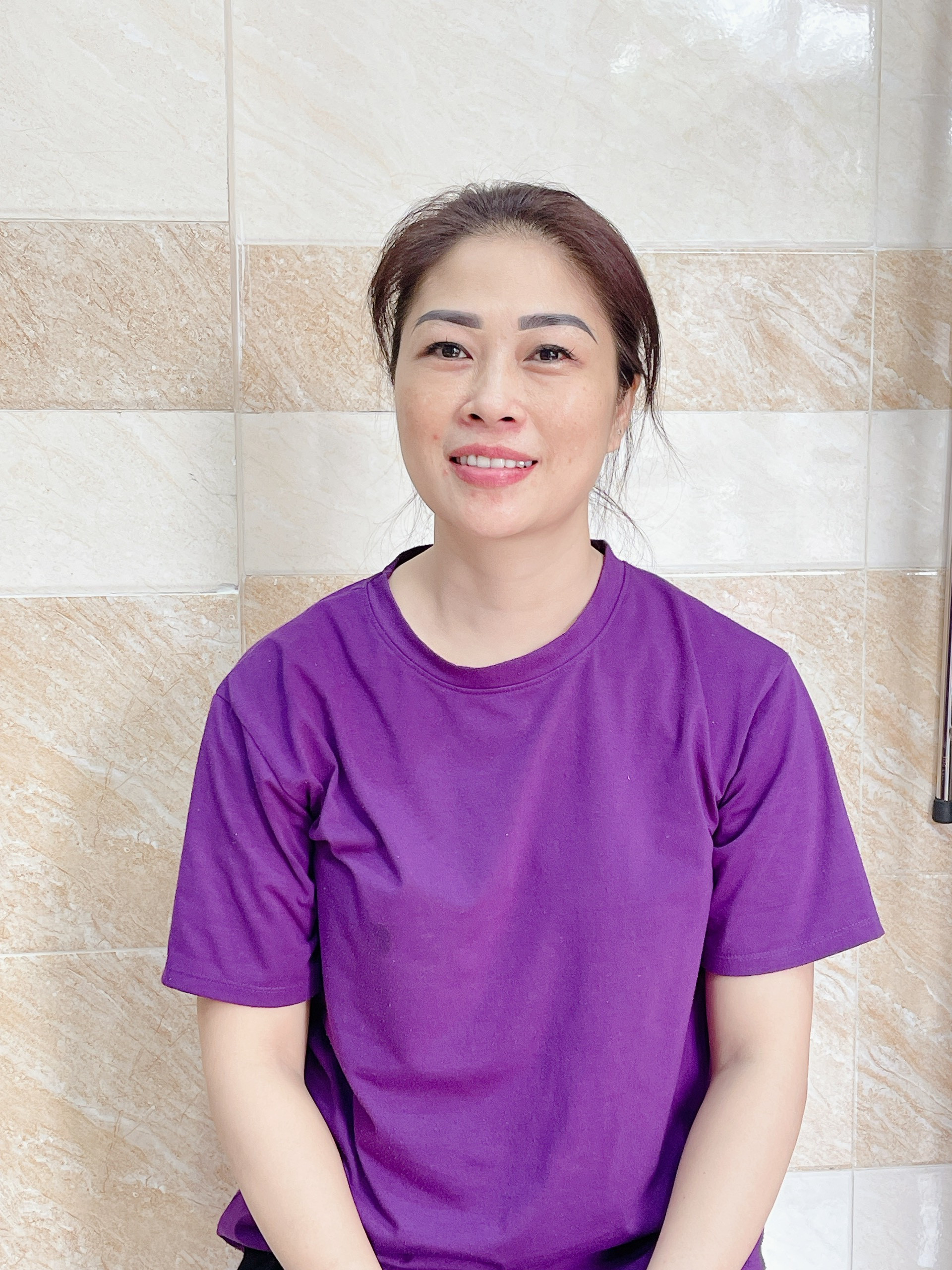 CHỊ NGUYỄN HỒNG HẠNH, SINH NĂM 1977, QUÊ HÀ NỘI