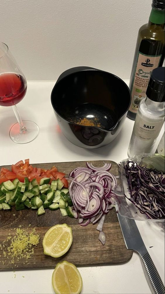 Tìm chị giúp việc bao ăn ở lại,  lương 12 triệu nhà 4 người ở ngay Tân Bình.