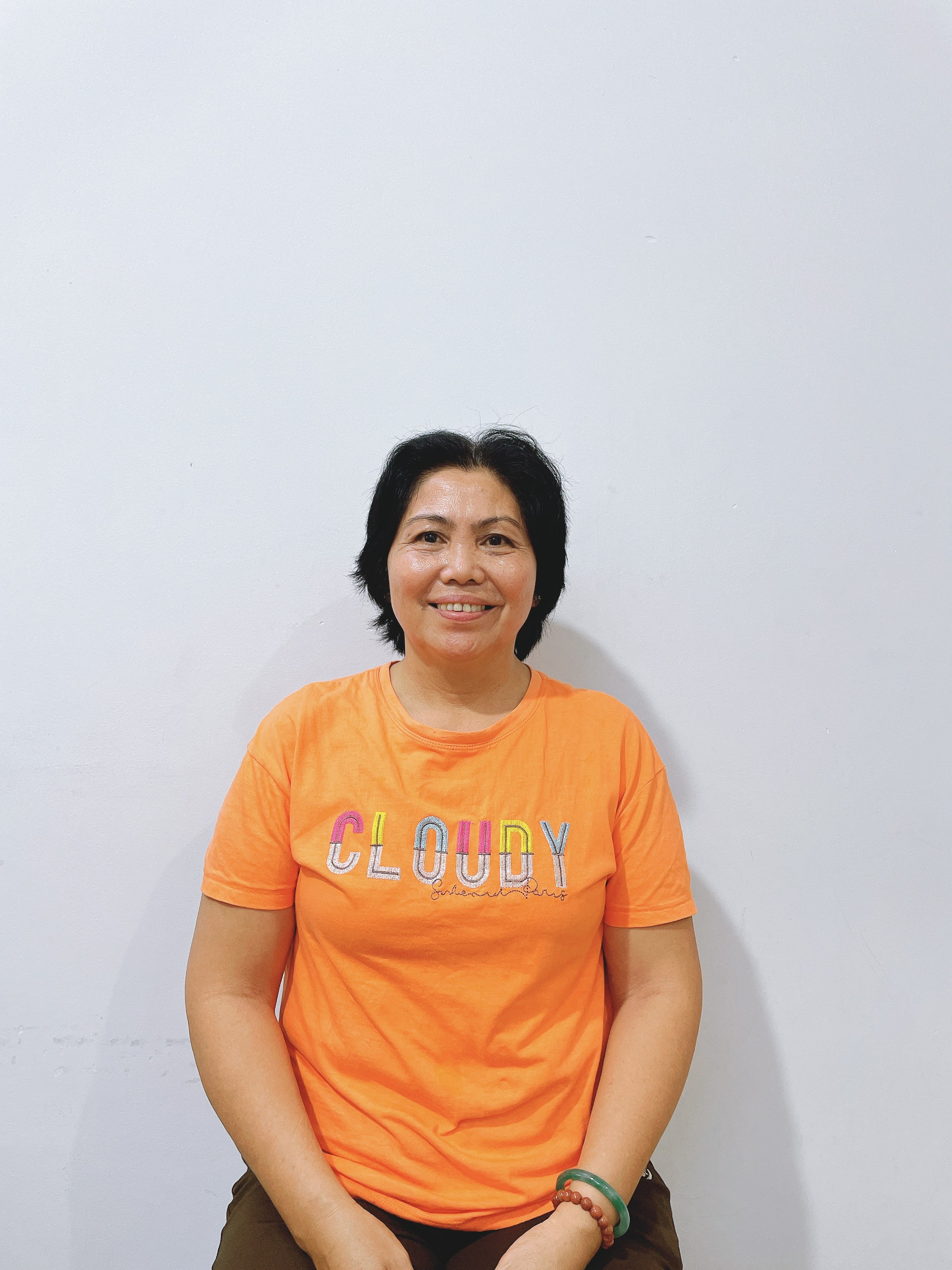 Cô quê miền trung chịu thương chị khó tìm việc làm