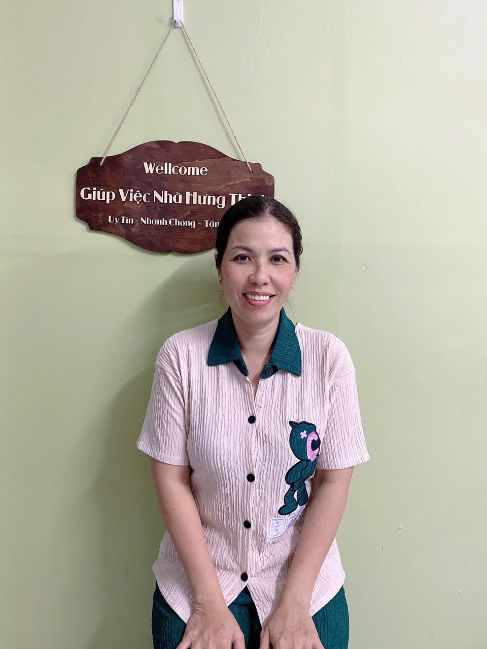 Chị Đoàn Thị Ánh Hồng xin việc phụ việc nhà chăm bé