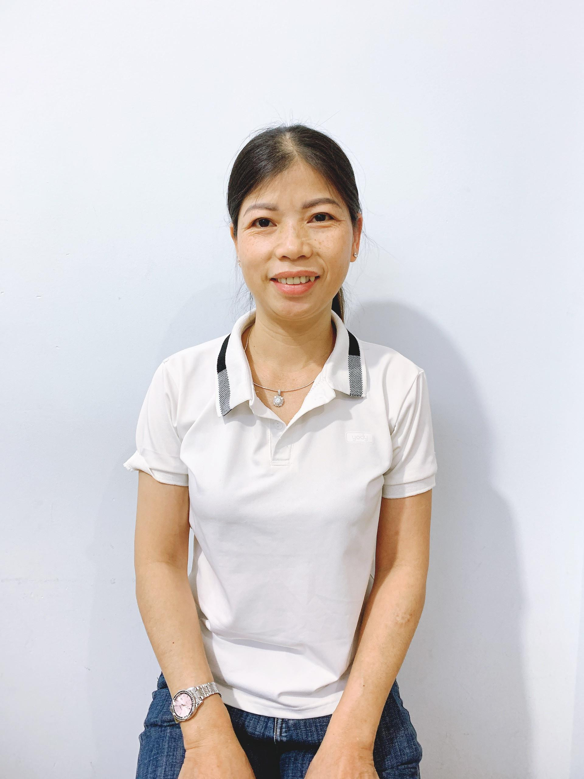 Chị Hiền Nhiên (48t) hiền lành, chịu khó, thật thà và luôn vui vẻ trong công việc