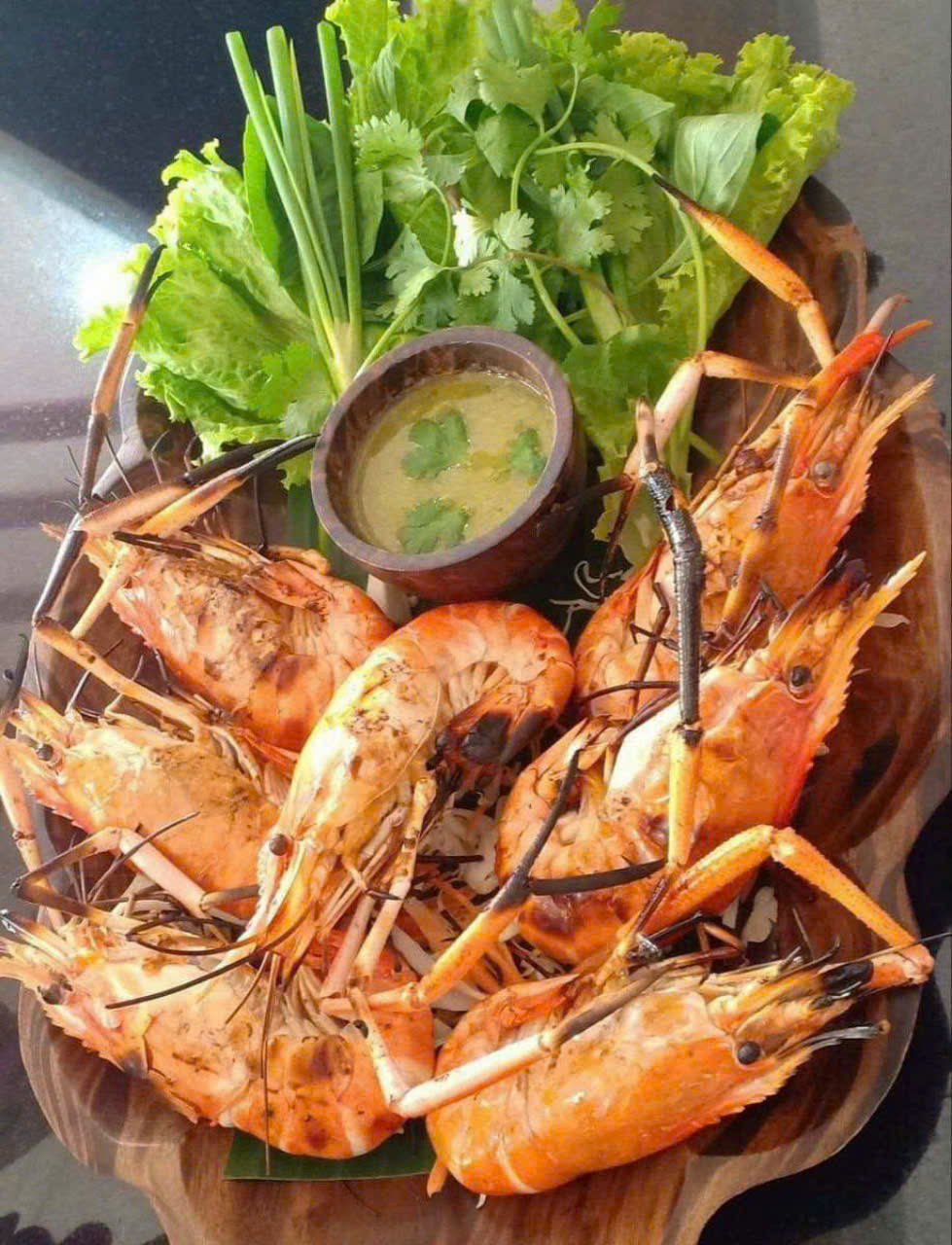 Nhà có 3 người, đều đi học đi làm cả ngày, ở chung cư Q3 cần tìm gấp 1 chị giúp việc làm ăn ở lại