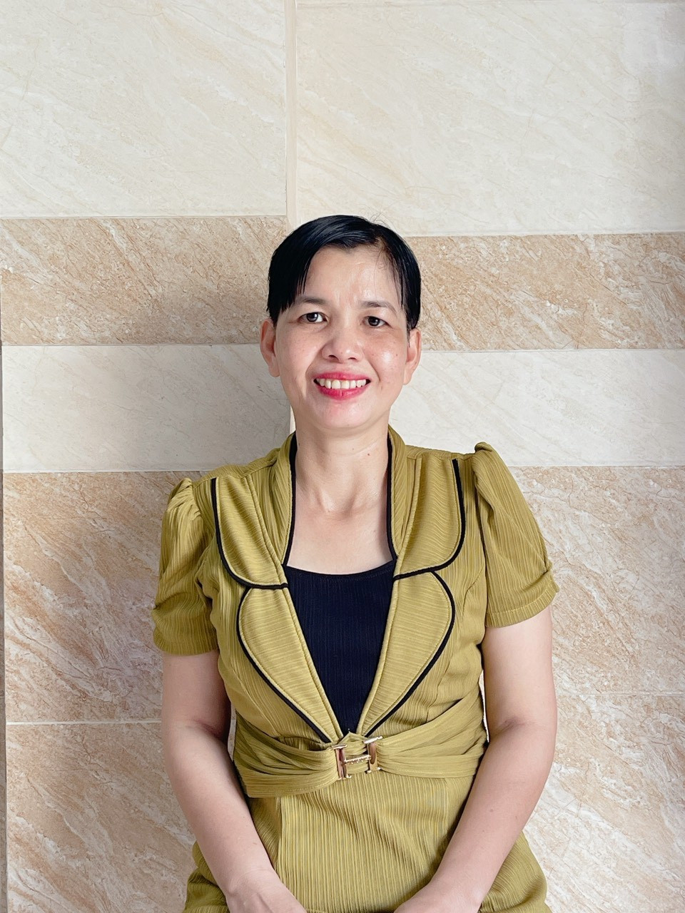 Chị Lâm Thị Ngoan, sinh năm 1984, quê Hậu Giang muốn nhận việc chăm bé , giúp việc nhà