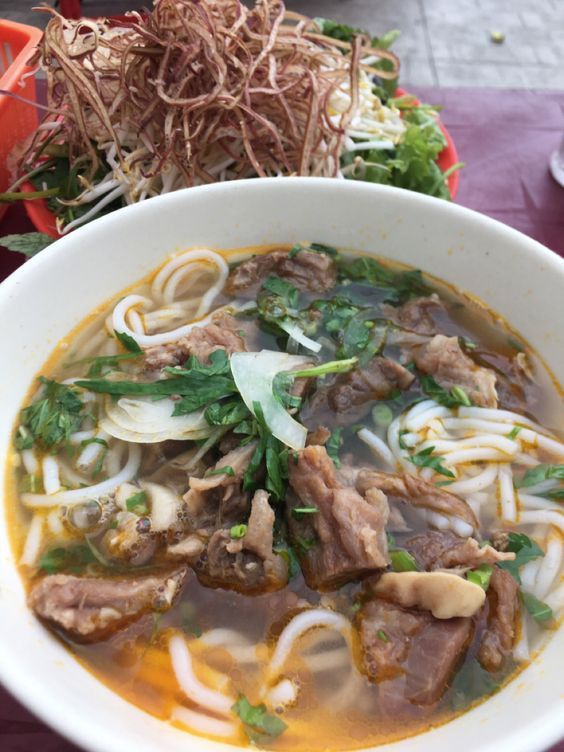 Tuyển chị phụ quán bún bò tại tp thủ đức