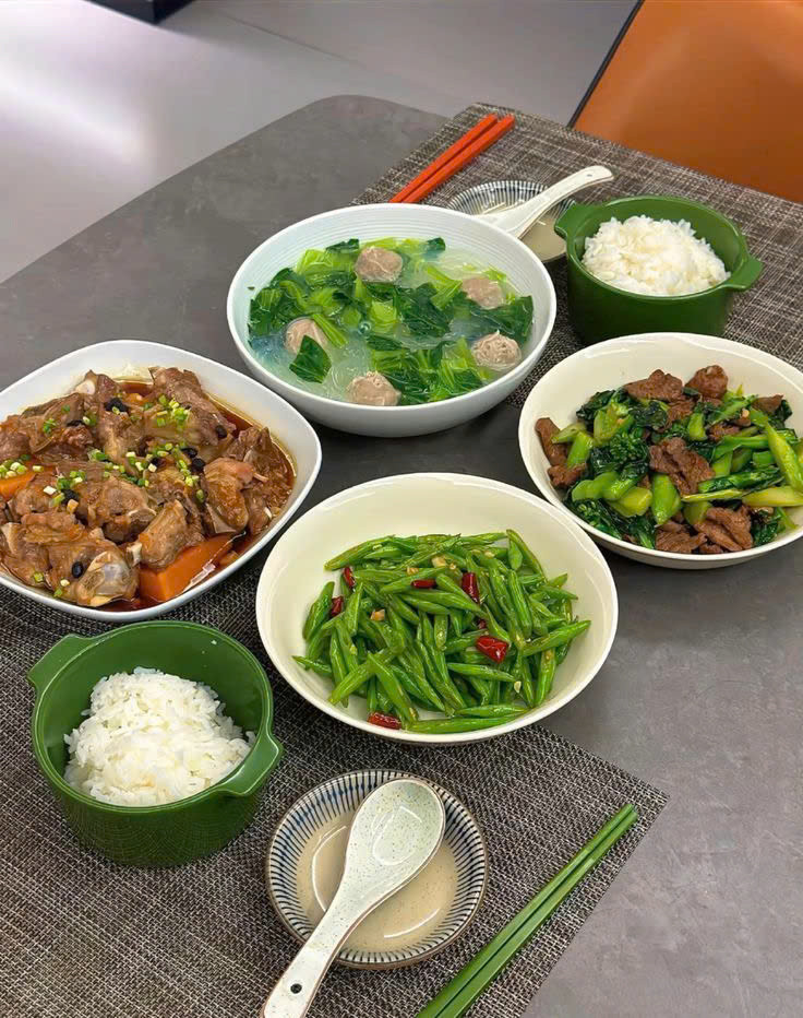 cần 1 cô phụ quán xuyến công việc nhà ở quận Tân Bình. Lương 12 triệu bao ăn ở lại