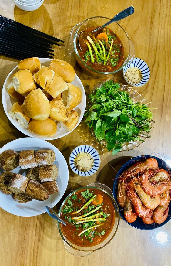 Gia đình cần chị giúp việc bao ăn ở, lương 10 triệu, làm ở Gò Vấp.