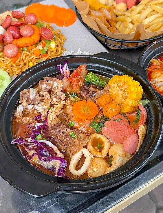 Tuyển gấp 1 cô giúp việc nhà đi làm bao ăn ở lại a