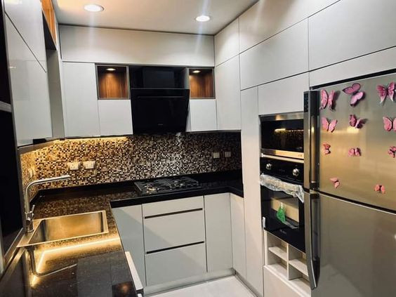 Em tìm chị giúp việc nấu ăn nhà 4  người lớn ở Thoại Ngọc Hầu, Tân Phú.