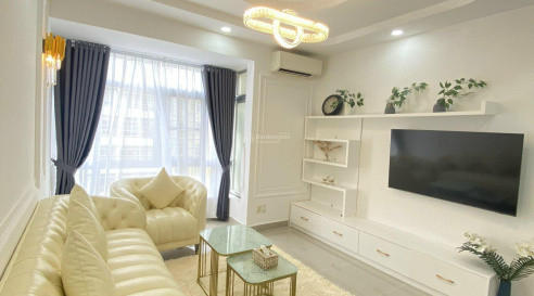 Em Cần Chị giúp việc nhà , nhà chung cư ở tô hiến thành quận 10, Lương 11 triệu, bao ăn ở.