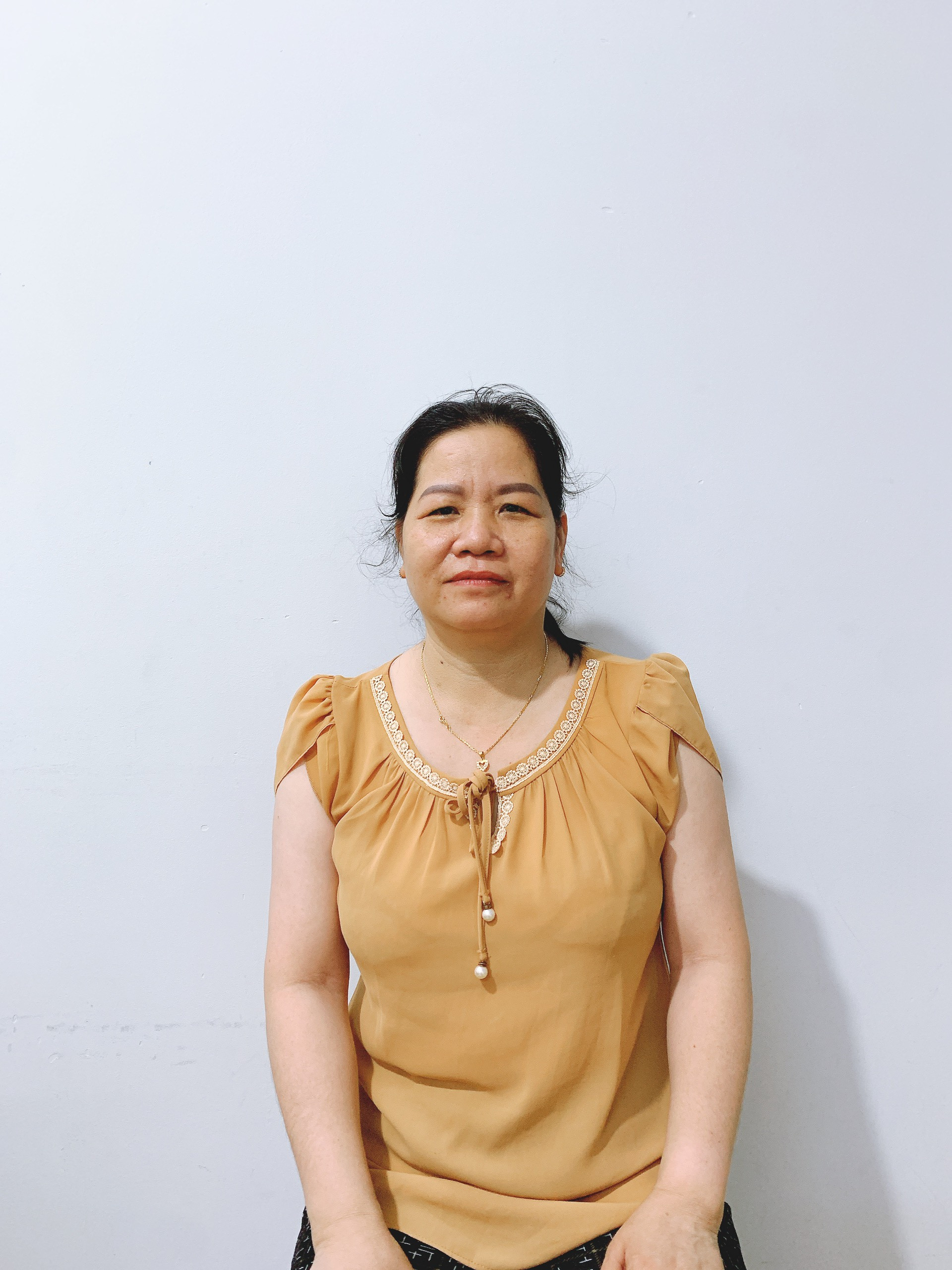 Chị Phượng, sinh năm 1978, quê Trà Vinh nhận chăm bé