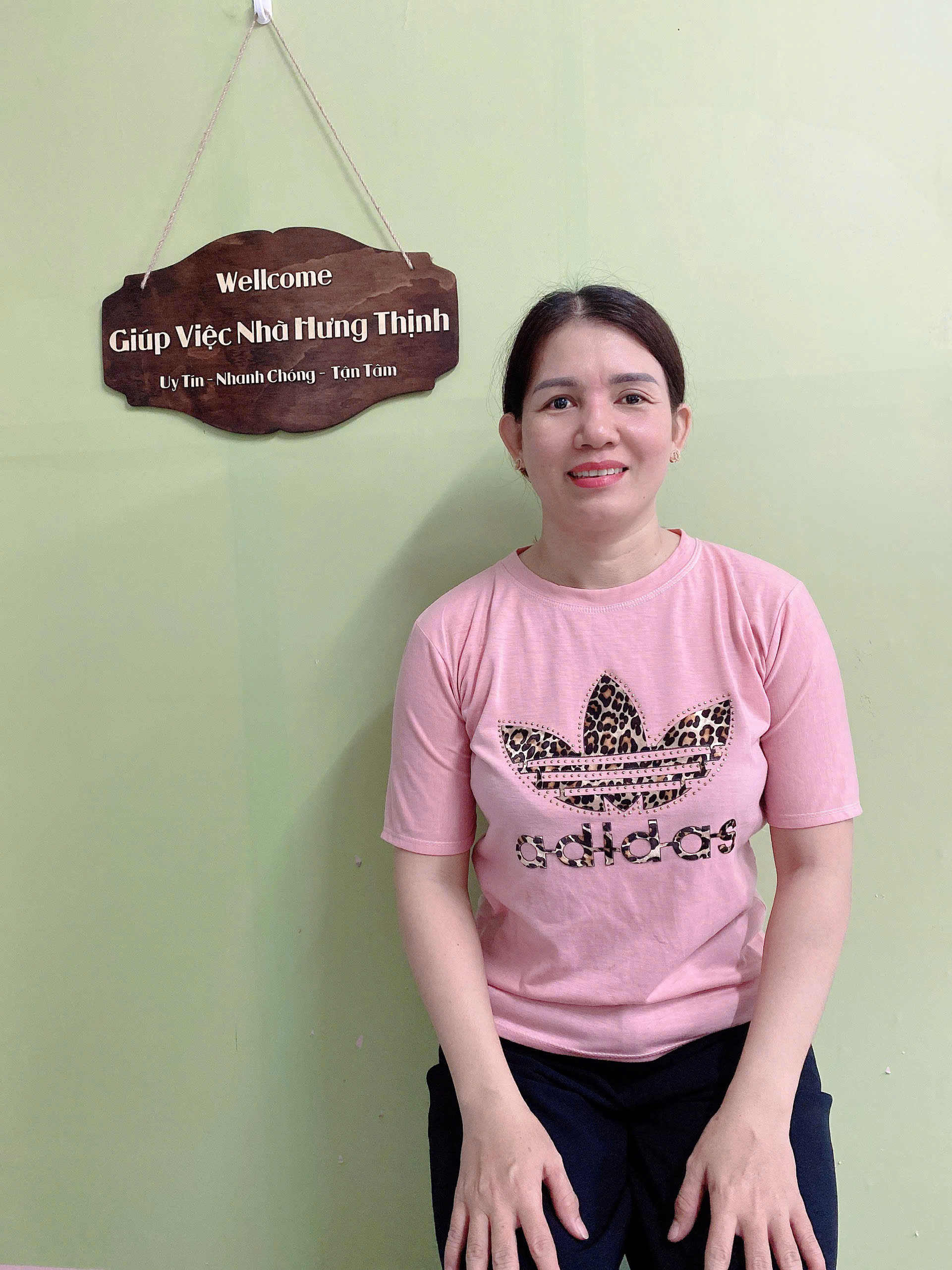 Em gái tìm việc giúp cô Dung (1981) - Giúp việc tận tâm, chu đáo