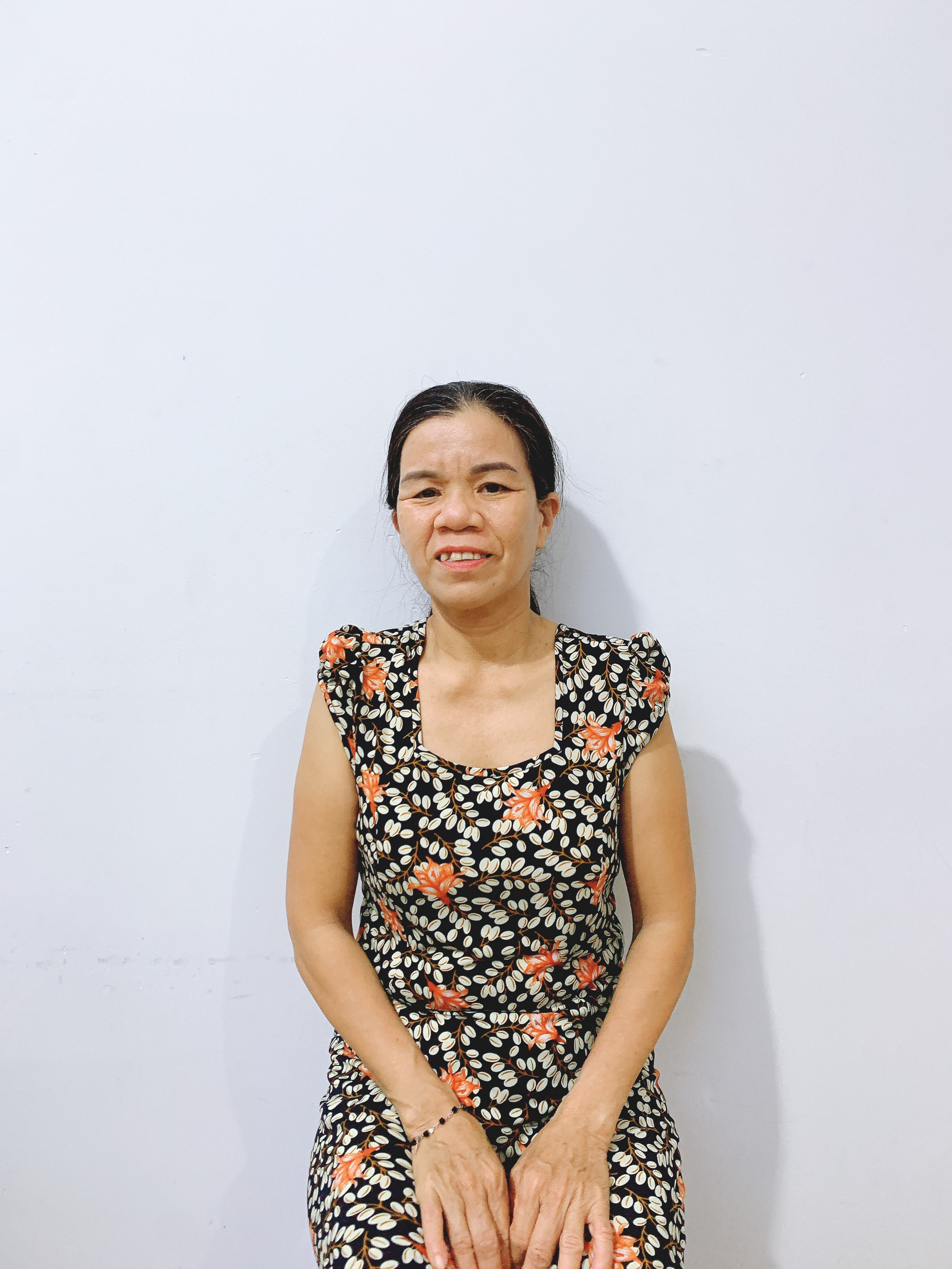 Cô Thủy miền trung giỏi việc nhà, yêu quý trẻ con đi làm không vướng bận