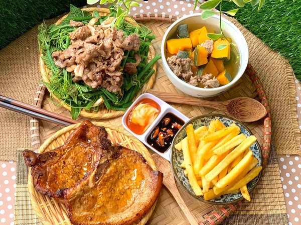 Hằng Ngày Vợ Chồng Đi Làm Nên Cần Chị Nội Trợ Gia Đình