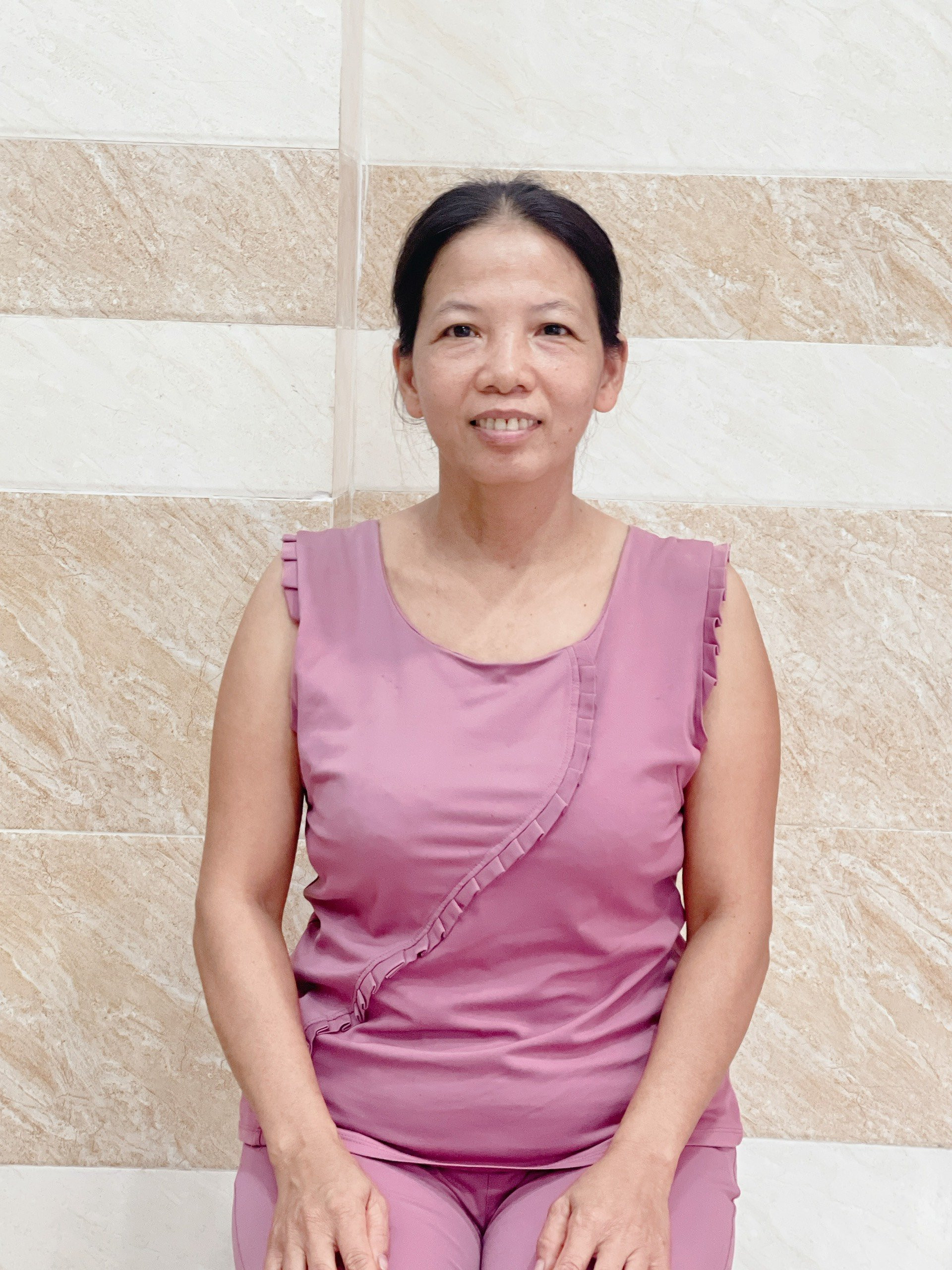 EM CẦN VIỆC CHUYÊN CHĂM BÉ CHO CHỊ HIỀN GẤP Ạ