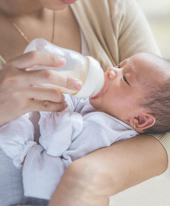 Tuyển chị gái chăm sóc bé sơ sinh cho vợ chồng trẻ