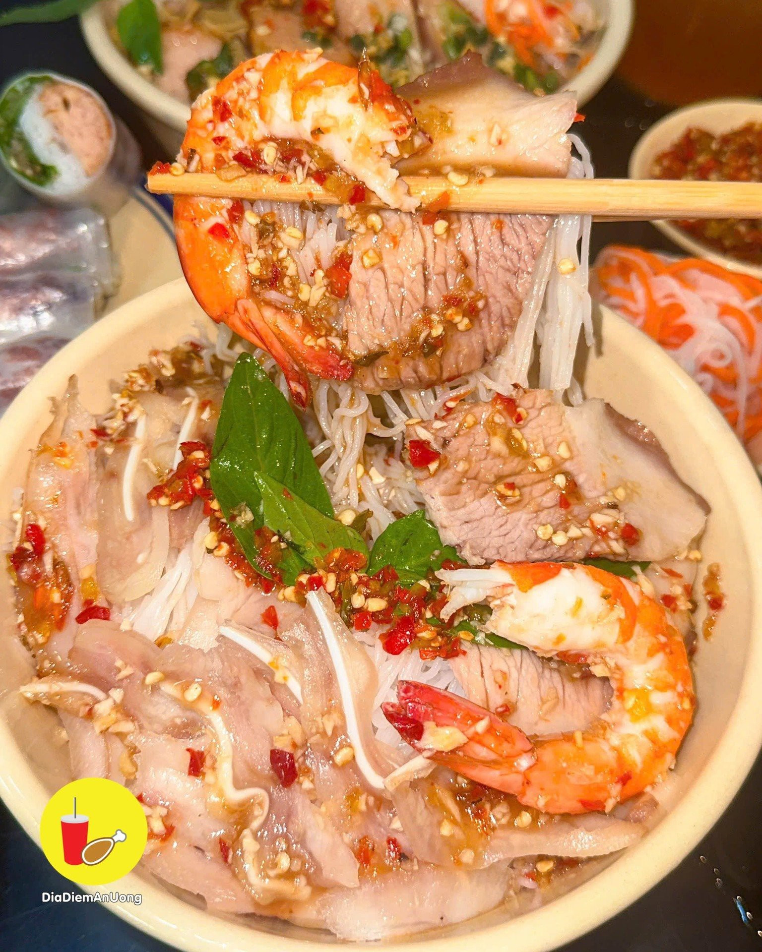 🎉 🎉 QUẬN 1 - TÌM CÔ RỬA CHÉN QUÁN BÚN 🎉 🎉