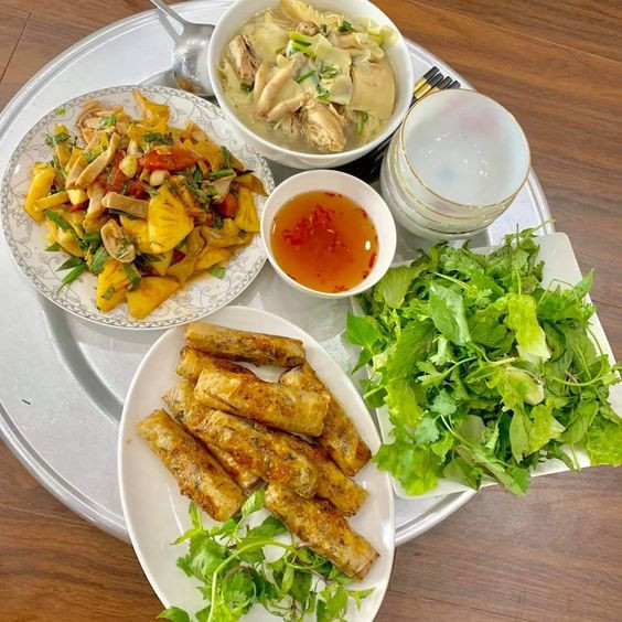 Chung cư ở Gò Vấp tuyển chị giúp việc bao ăn ở lại.