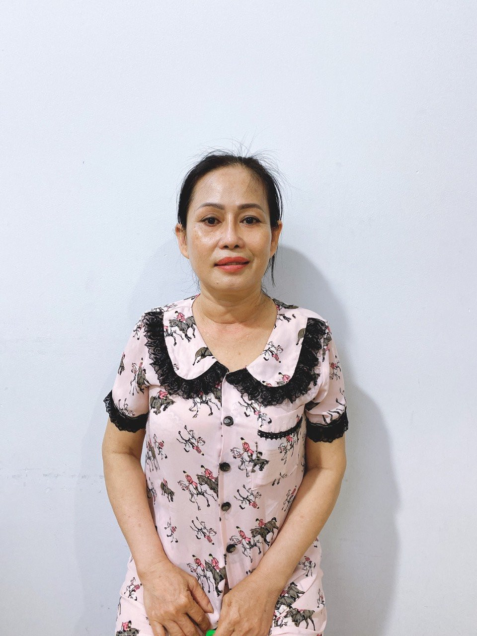 Cô Gái   Sinh năm   1970   Quê ở TP.HCM