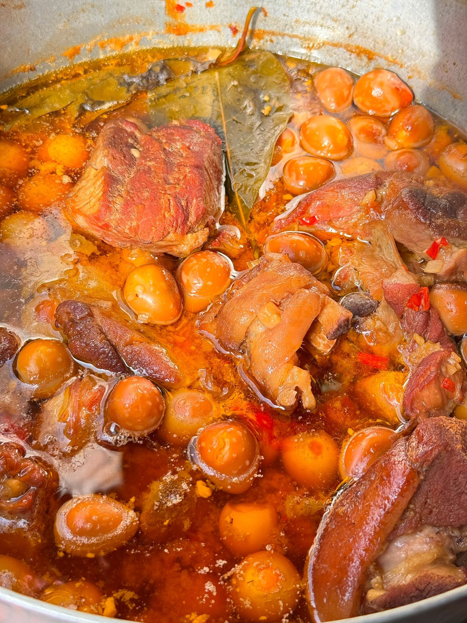 Gia đình nhà ở ngay chợ An Đông Quận 5 nhà chỉ có 1 lầu thôi. tìm gấp chị giúp việc bao ăn ở luôn