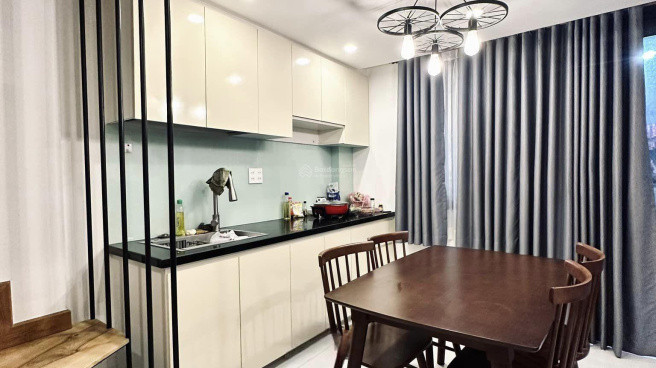 Tha thiết tìm chị giúp việc nhà, ở nguyễn thượng hiền quận 10, lương 11 triệu, bao ăn ở.