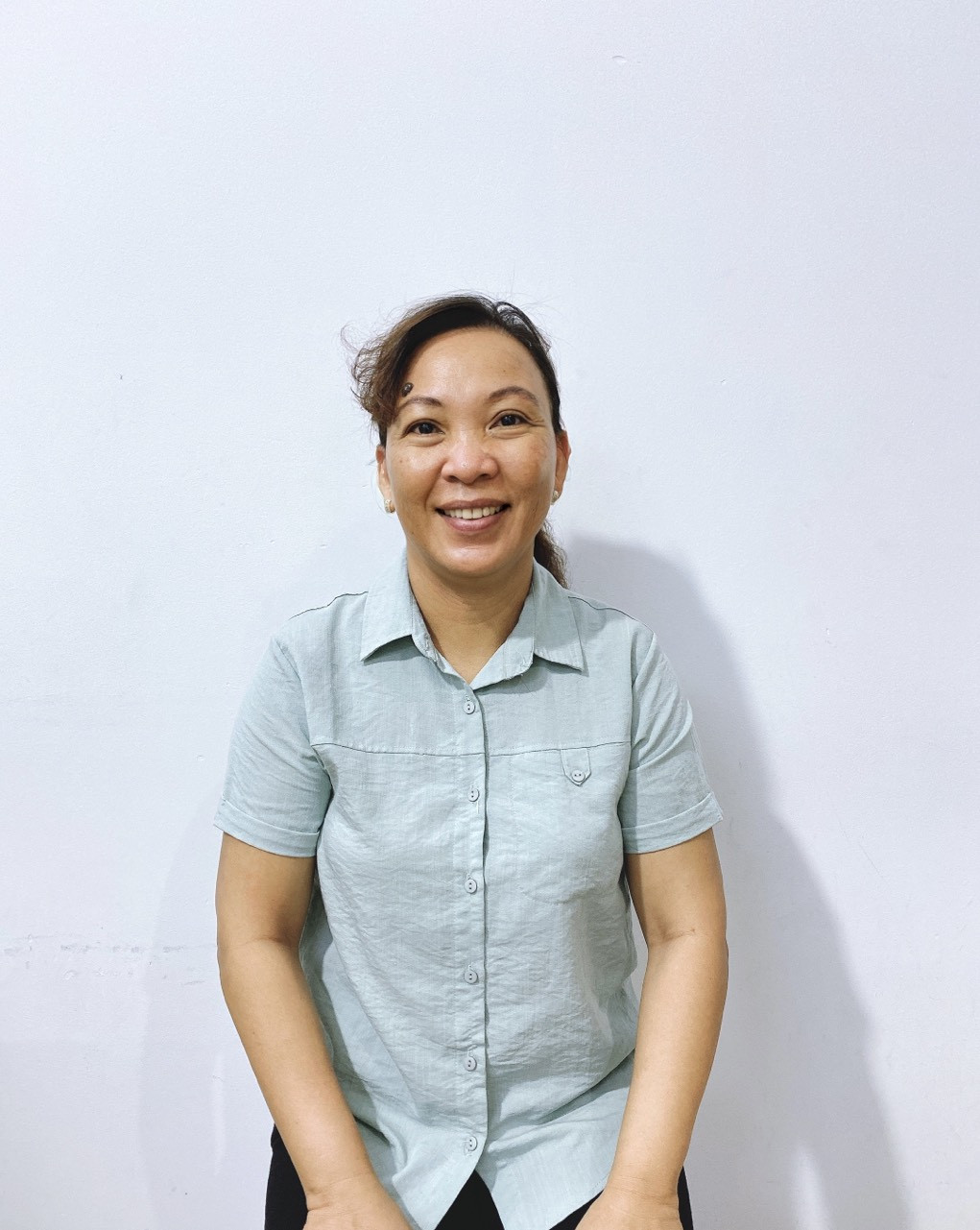 CHỊ HIỀN LÀNH CHỊU KHÓ, CHĂM BÉ BỤ BẪM, GIÚP VIỆC NHÀ