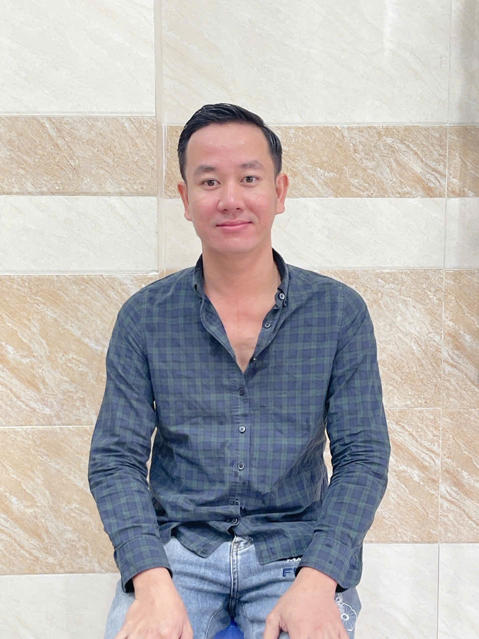 Anh Trần Hoàng, sinh năm 1994, quê Thừa Thiên Huế Cần tìm việc