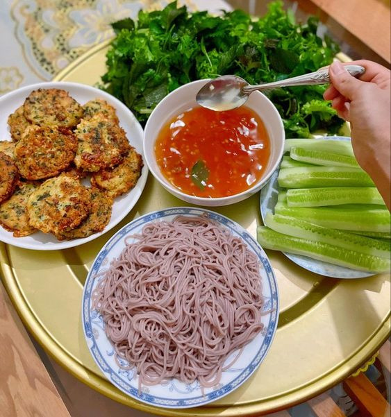 Tuyển chi giúp việc, lương 11 triệu, bao ăn ở lai tại quận 2.