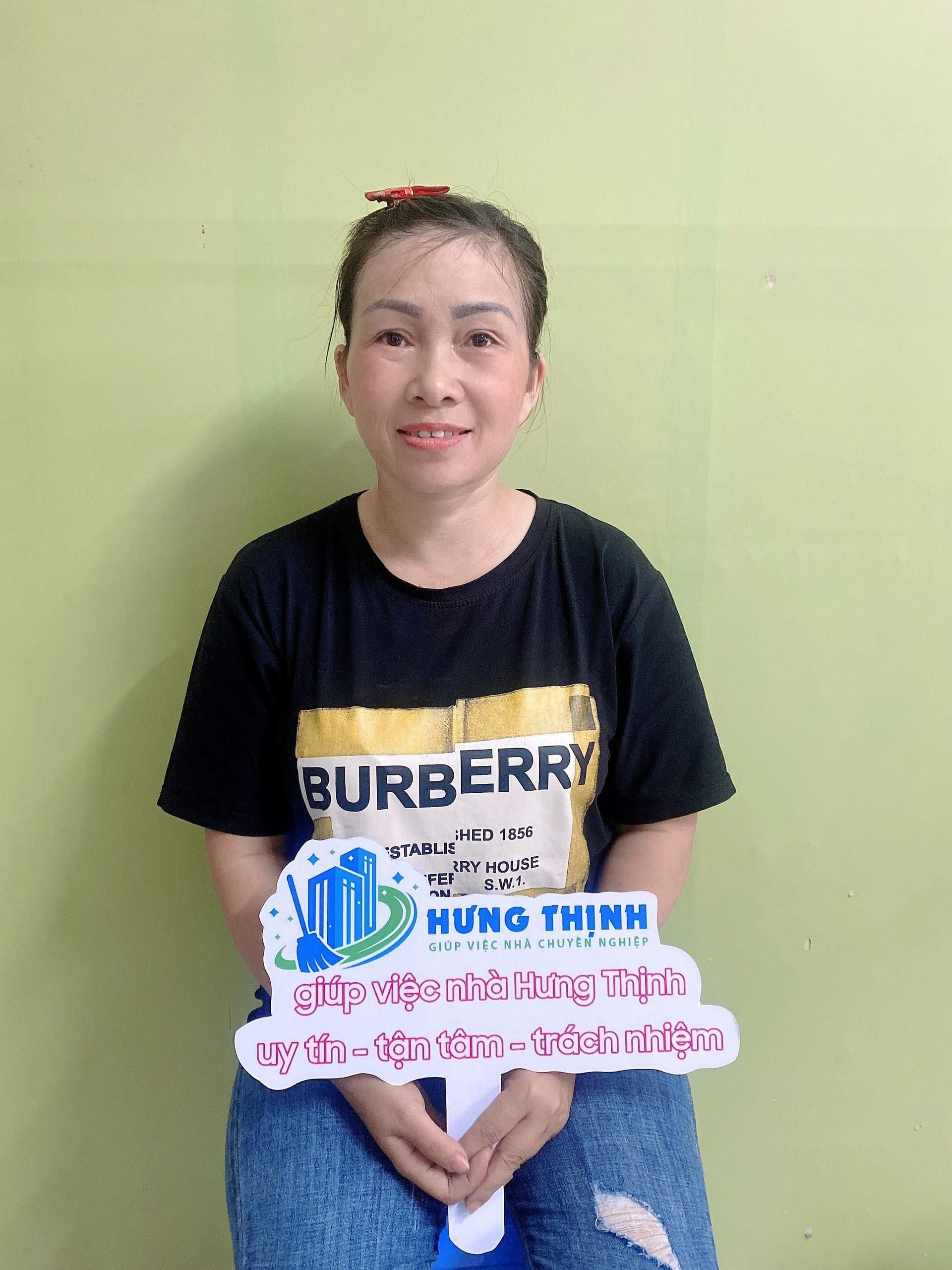 Chị Hường đang tìm việc bao ăn ở lại và lâu dài ạ