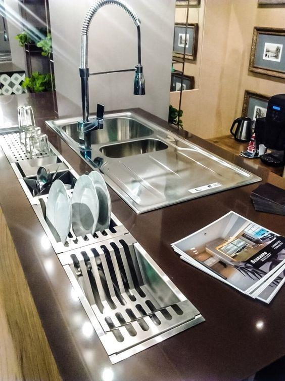 Nhà 3 người ở Landmark 81 Bình Thạnh tìm chị giúp việc bao ăn ở lại, Lương 10 triệu.