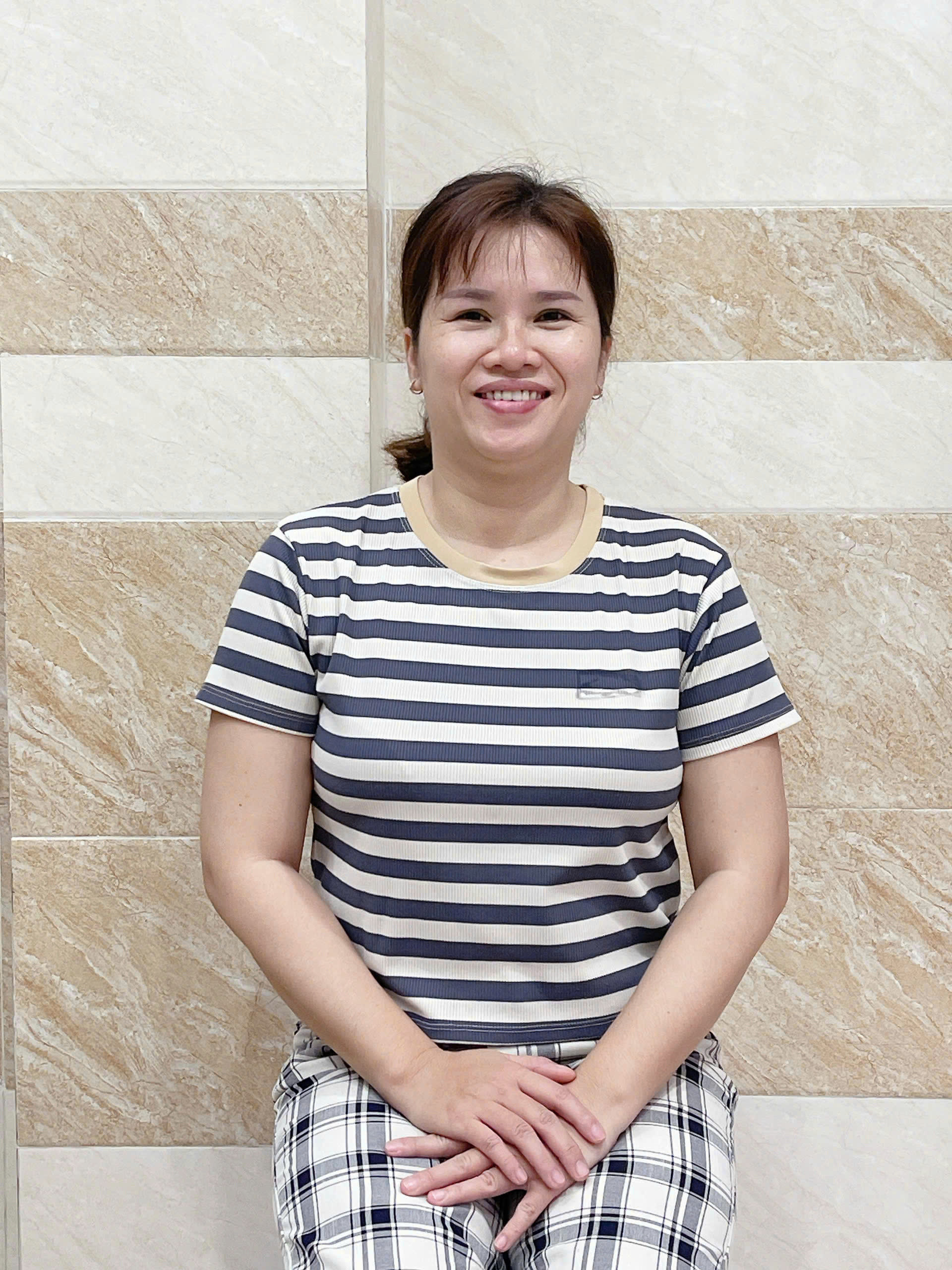 Chị Hồng Diễm Năm 1985 Quê Quán Tiền Giang Cần Tìm Việc. Tết Ở Lại.