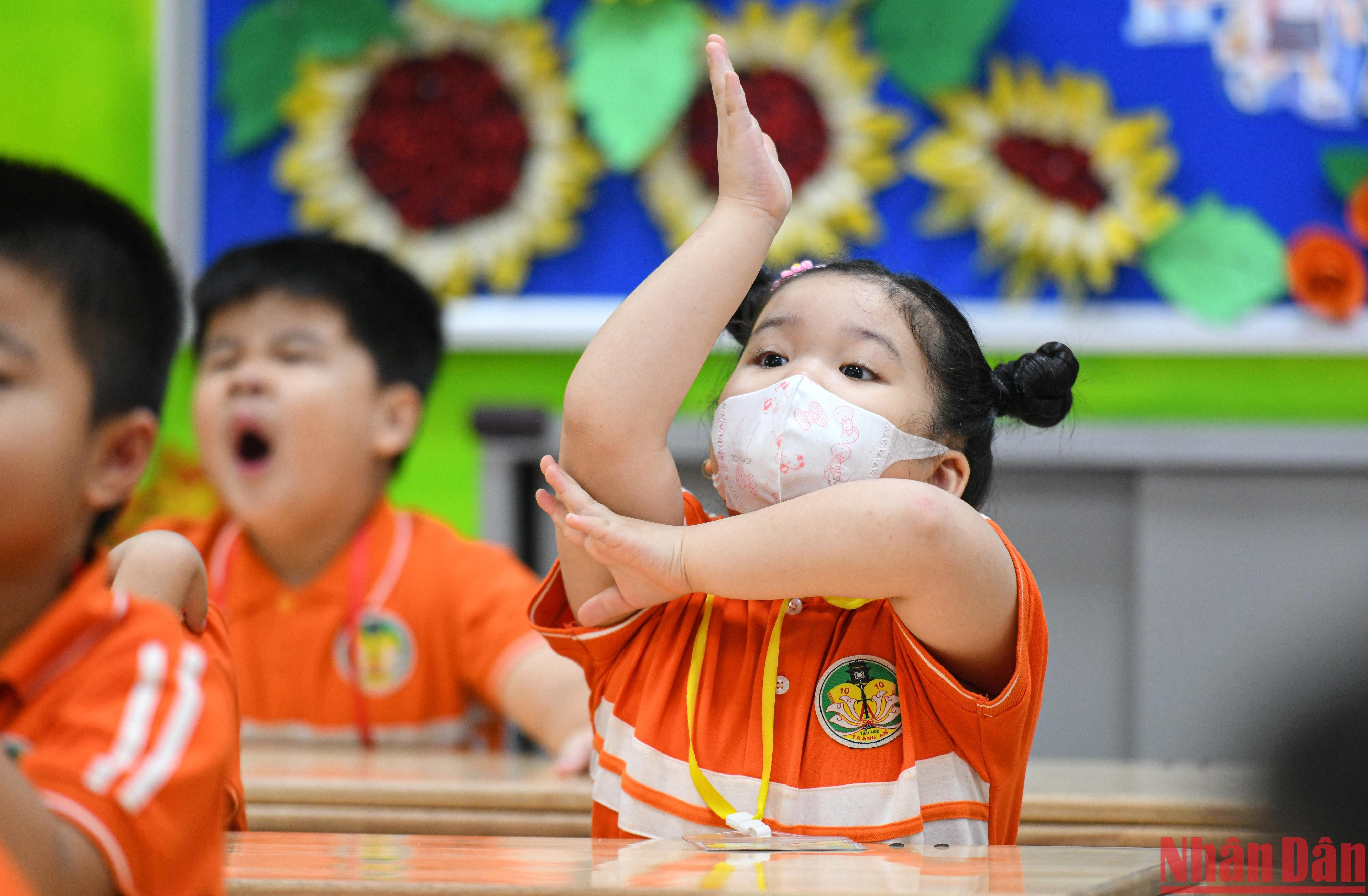 CẦN CÔ NẤU ĂN VÀ PHỤ TRÔNG CÁC EM CÁC EM HỌC SINH LƯƠNG 10TR BAO ĂN Ở